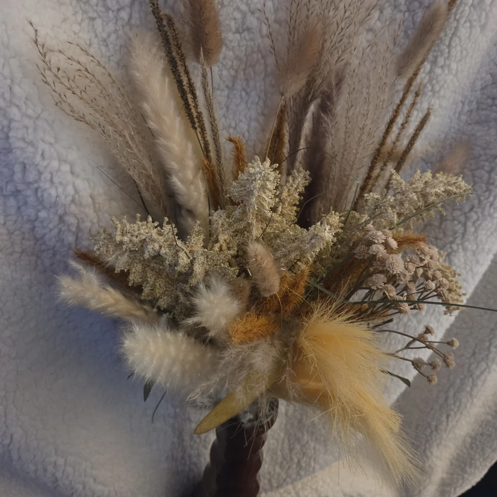 Elegant Handmade Natural Seagrass & Dried Florals in MCM Amber Ceramic Vase